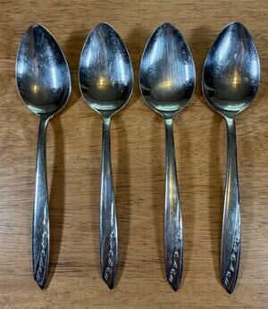 Vintage Montgomery Ward MWD3 Tulips Dinner Spoons Set of 4 Stainless Steel Japan